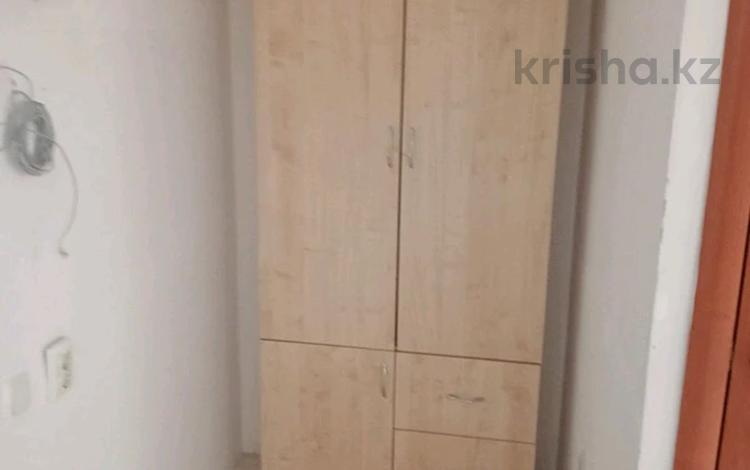 1-комнатная квартира · 32 м² · 3/5 этаж, мкр 8 за 12 млн ₸ в Актобе — фото 2