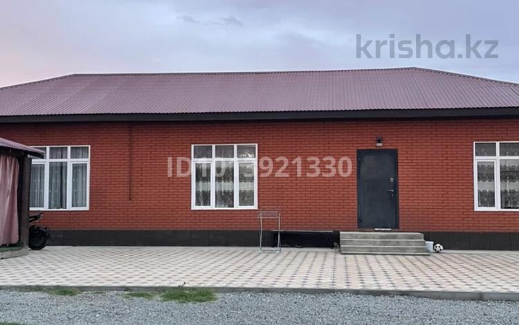 Дом · 3 комнаты · 90 м², Шарипова3 — Гостиница ривьера за 80 000 ₸ в Конаеве — фото 2
