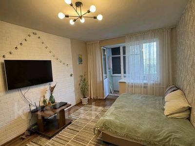 Продажа квартир в Восточно-Казахстанской обл.: 2-комнатная квартира · 57.1 м² · 3/5 этаж, Молдогуловой 15/6 за 21.9 млн 〒 2-комнатная квартира · 57.1 м² · 3/5 этаж, Молдогуловой 15/6 за 21.9 млн 〒 в Усть-Каменогорске