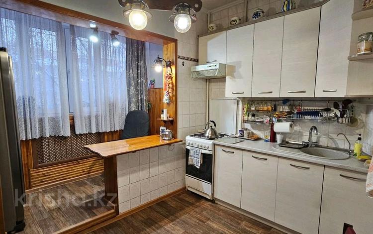 2-бөлмелі пәтер, 54 м², 2/9 қабат, мкр Аксай-4 42 — Момышулы Улугбека, бағасы: 35 млн 〒 в Алматы, Ауэзовский р-н — фото 2