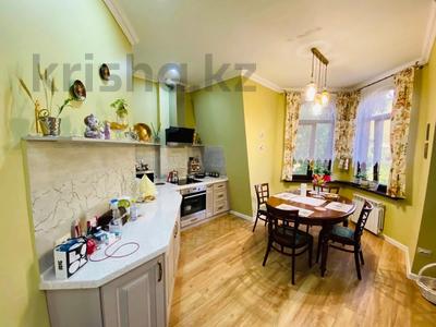 3-бөлмелі пәтер, 120 м², 3/4 қабат, Керей-Жәнібек хандар 29, бағасы: 122 млн 〒 в Алматы, Медеуский р-н