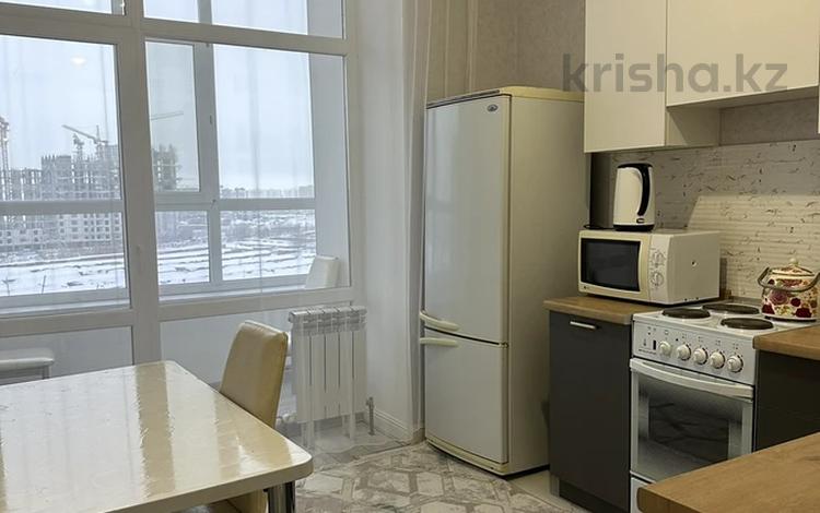 1-комнатная квартира · 39 м² · 8/9 этаж, Кумисбекова 4 за 260 000 ₸ в Астане, Сарыарка р-н — фото 2