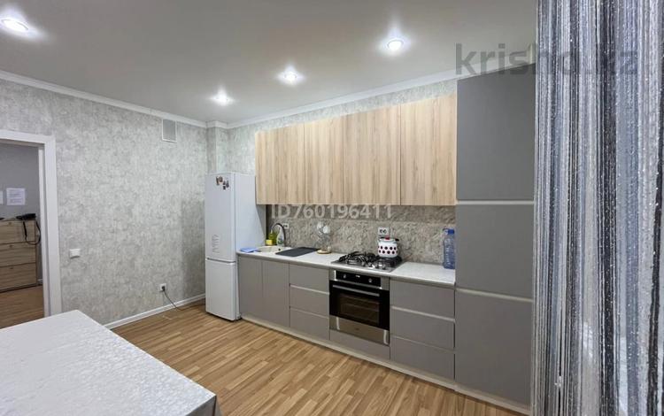 1-бөлмелі пәтер · 55 м² · 5/9 қабат, 10 микрорайон 24 — Новая поликлиника, бағасы: 170 000 ₸ в Аксае — фото 2