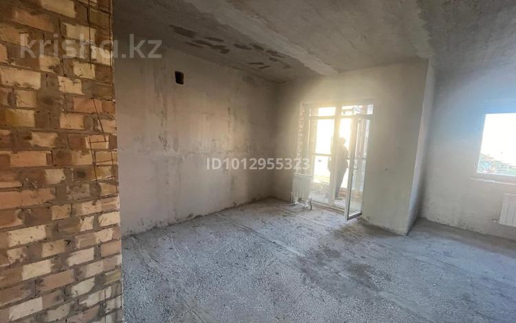 3-бөлмелі пәтер · 70 м² · 1/4 қабат, мкр Городской Аэропорт, Алтын Арка 21б, бағасы: 26 млн ₸ в Караганде, Казыбек би р-н — фото 2