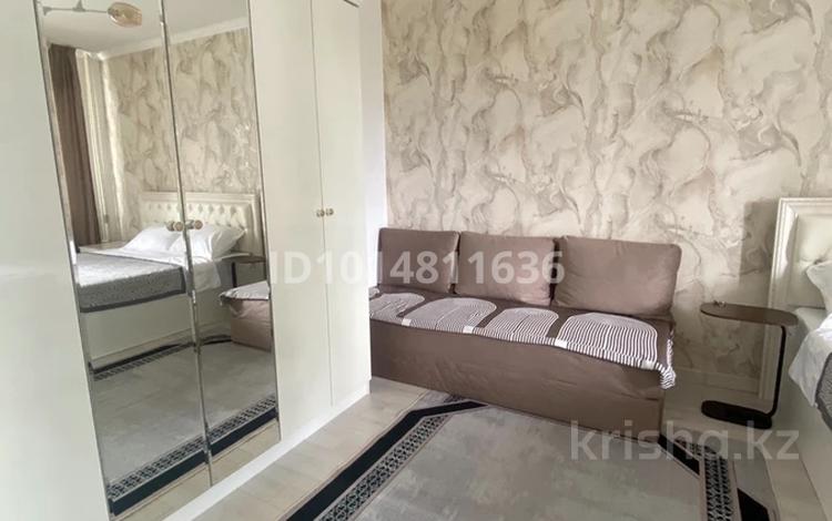 1-комнатная квартира · 46 м² · 6/9 этаж, мкр Аксай-1А 26 — Толе би - Б Момышулы за 260 000 ₸ в Алматы, Ауэзовский р-н — фото 2