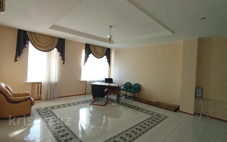 6-комнатная квартира, 257.3 м², 4/5 этаж, Луначарского 2 за 65 млн 〒 в Павлодаре — фото 2