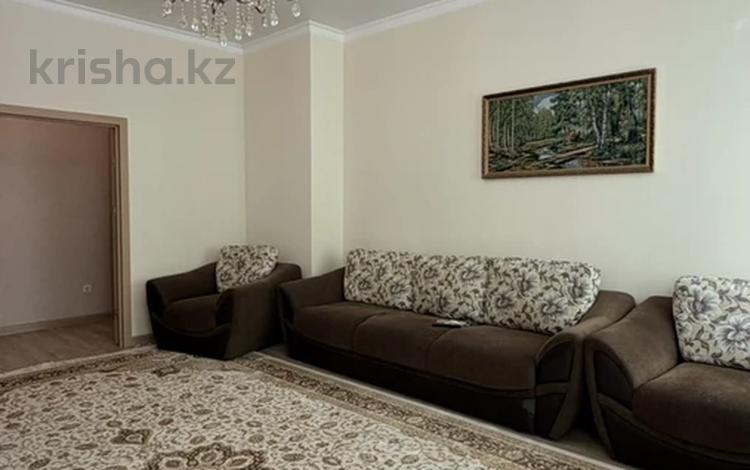 2-комнатная квартира · 75 м² · 4/12 этаж, Акмешит за 300 000 ₸ в Астане, Есильский р-н — фото 2