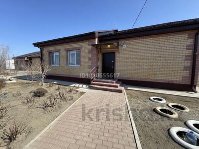 Отдельный дом · 4 комнаты · 120 м² · 8 сот., мкр Аксай-2, 11 10 — Талкайран 2 за 11 млн ₸ в Атырау