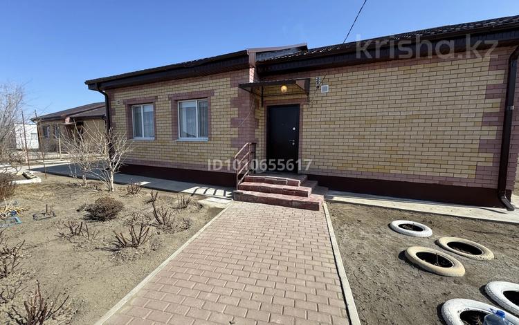 Отдельный дом · 4 комнаты · 120 м² · 8 сот., мкр Аксай-2, 11 10 — Талкайран 2 за 11 млн ₸ в Атырау — фото 2