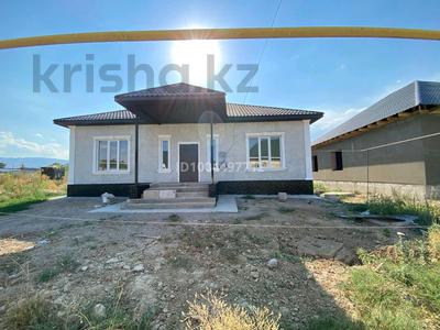 Отдельный дом · 5 комнат · 160 м² · 8 сот., Тамды 2017 — Магазин Саукеле и на светофоре на лево за 39 млн 〒 в Каскелене