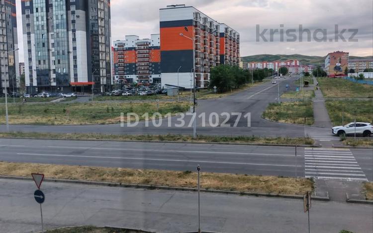 1-комнатная квартира · 35 м² · 3/10 этаж, Пр. Казыбек би 32 за 140 000 ₸ в Усть-Каменогорске — фото 2
