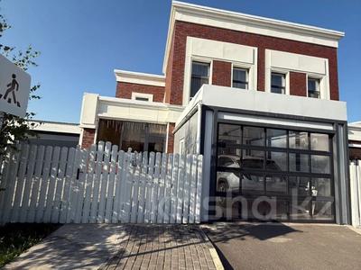 Часть дома · 4 комнаты · 205 м² · 10 сот., Шашкина 28 за 210 млн 〒 в Астане, Есильский р-н