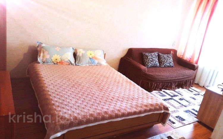 1-бөлмелі пәтер · 40 м² · 3/5 қабат, Жамакаева 71 — Магазина 12 месяцев, бағасы: 2 000 ₸ в Семее — фото 2
