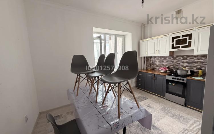 3-комнатная квартира · 82 м² · 4/5 этаж, Тауелсыздык 12 — Набережка бойында, Зерде мектебінің арты за 250 000 ₸ в  — фото 2