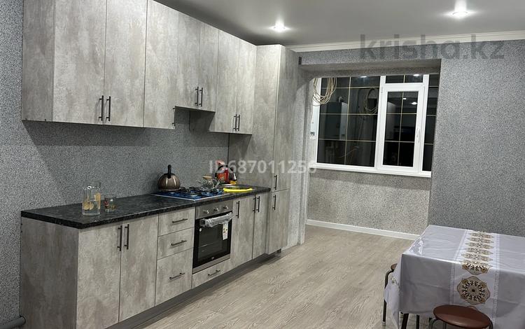 2-комнатная квартира, 70 м², 6/6 этаж, мкр Строитель 3А