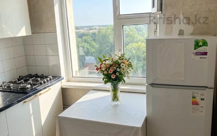 3-бөлмелі пәтер · 63 м² · 5/5 қабат, Райымбека батыра 100/32, бағасы: 32 млн ₸ в Алматы, Медеуский р-н — фото 2