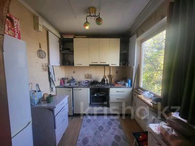 3-бөлмелі пәтер, 60 м², 3/4 қабат, мкр №6 26, бағасы: 29 млн 〒 в Алматы, Ауэзовский р-н