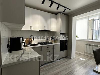 3-комнатная квартира · 72 м² · 4/5 этаж, мкр 8 13 — 101 стр бр, рядом с ТД Алтай за 24.5 млн ₸ в Актобе