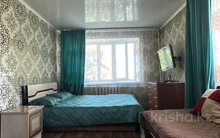 1-комнатная квартира · 42 м² · 3/5 этаж, мкр Новый Город 41 за 10 000 ₸ в Караганде, Казыбек би р-н — фото 10