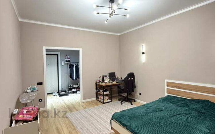 2-бөлмелі пәтер · 45 м² · 12/12 қабат, Торекулова 95, бағасы: 42 млн ₸ в Алматы, Алмалинский р-н — фото 2