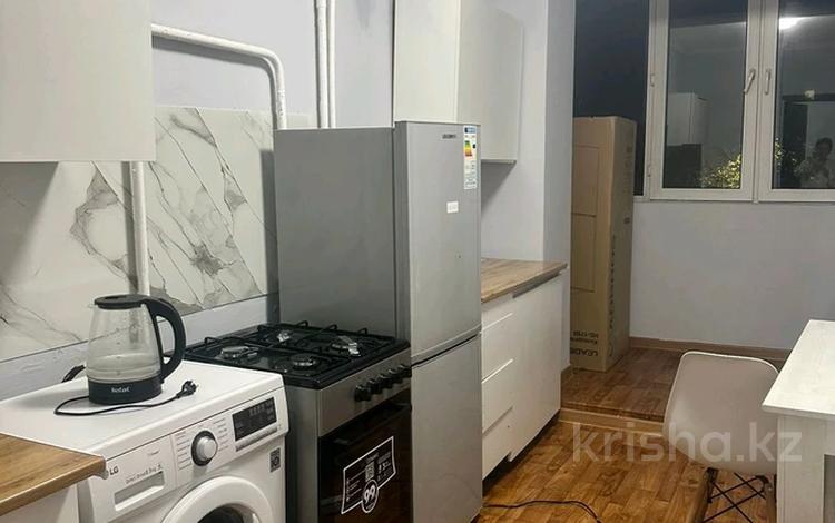 3-комнатная квартира · 64 м² · 2/5 этаж, мкр Тастак-2, Аносова за 320 000 ₸ в Алматы, Алмалинский р-н — фото 2