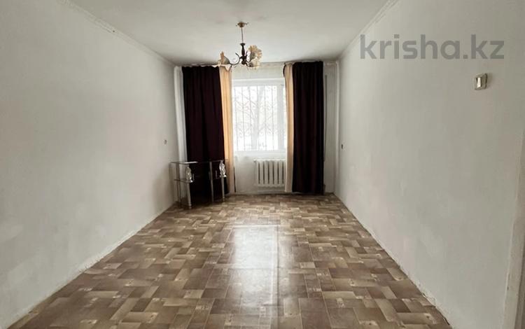 2-бөлмелі пәтер, 45 м², 1/5 қабат ай сайын, мкр 5, Тургенева, бағасы: 80 000 〒 в Актобе, мкр 5 — фото 9