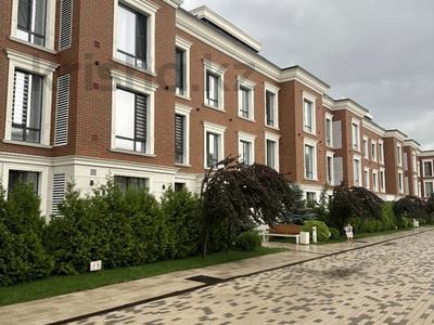 4-бөлмелі пәтер · 132.1 м² · 3/3 қабат, мкр Таугуль-3, Шаймерденова 32, бағасы: 141 млн ₸ в Алматы, Ауэзовский р-н