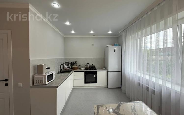 Отдельный дом · 4 комнаты · 155 м² · 9.8 сот., Майлина 64 за 68 млн ₸ в Костанае — фото 2