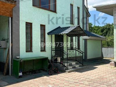 Отдельный дом · 5 комнат · 232.8 м² · 15 сот., мкр Думан-2 — Бурабай за 137 млн 〒 в Алматы, Медеуский р-н