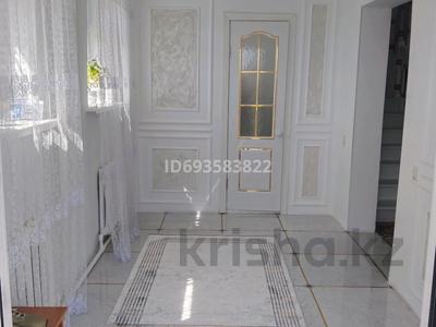 Продажа домов и дачи в Актюбинской обл.: Отдельный дом · 7 комнат · 260 м² · 10 сот., Кенесары хан 10 за 39 млн 〒 Отдельный дом · 7 комнат · 260 м² · 10 сот., Кенесары хан 10 за 39 млн 〒 в Актобе, жилой массив Акжар-2