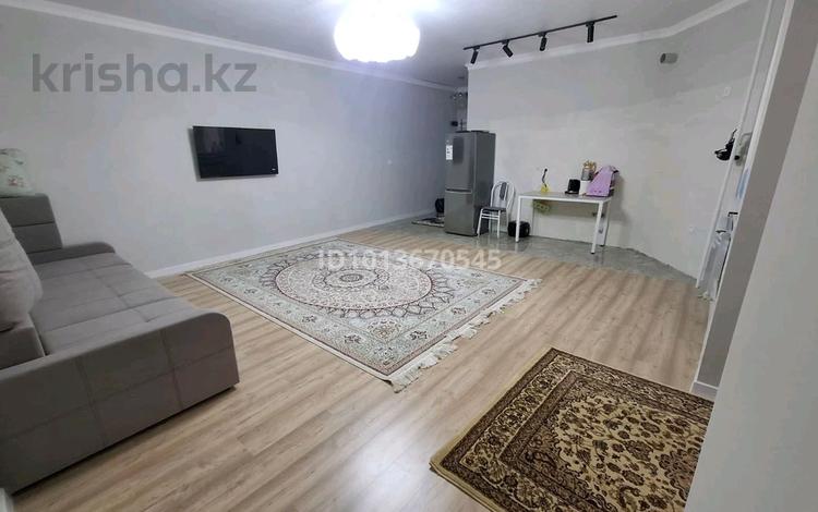 1-комнатная квартира · 40 м² · 4/8 этаж, 20-й мкр, 20-ш/а. кербез за 13.5 млн ₸ в Актау — фото 2