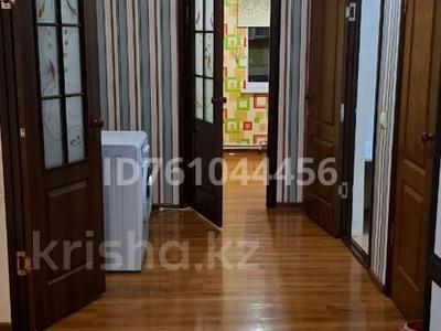 3-бөлмелі пәтер · 72 м² · 4/5 қабат, Микрорайон Арай-2(Нұр-Орда) 2 (118) — Арай-2, Тауелсіздік даңғылы(набережная Сыр-Дария), бағасы: 21 млн ₸ в 