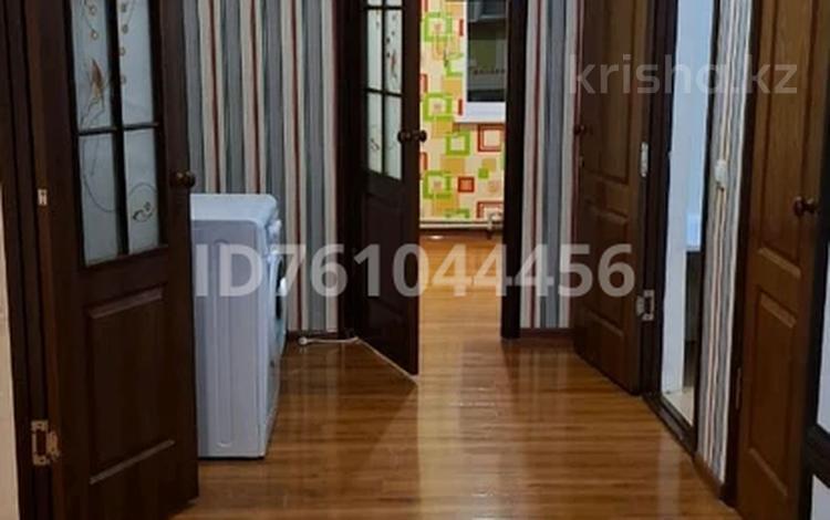 3-бөлмелі пәтер · 72 м² · 4/5 қабат, Микрорайон Арай-2(Нұр-Орда) 2 (118) — Арай-2, Тауелсіздік даңғылы(набережная Сыр-Дария), бағасы: 21 млн ₸ в  — фото 2