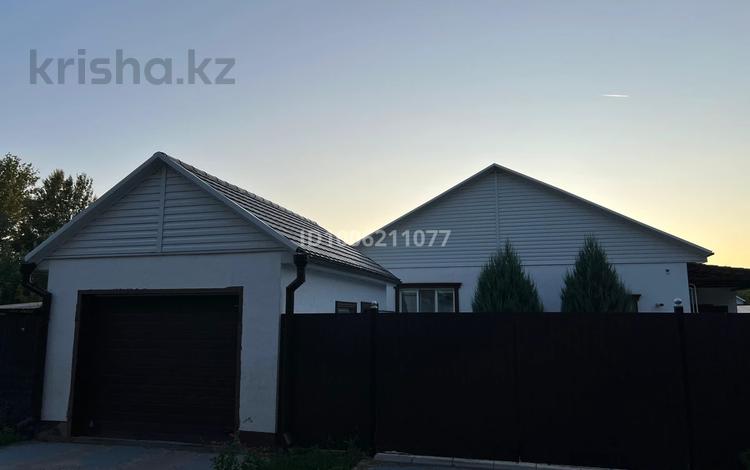 Отдельный дом · 3 комнаты · 100 м² · 10 сот., С/о Здоровья 99 — Район Ивушки за 50 млн 〒 в Уральске — фото 2