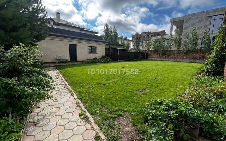Дом · 4 комнаты · 300 м², мкр Мирас за 200 000 〒 в Алматы, Бостандыкский р-н — фото 2