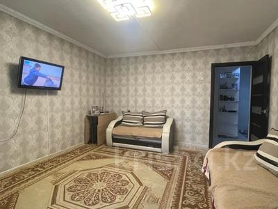 Пәтерлер в Абай обл.: 3-бөлмелі пәтер · 66.4 м² · 1/15 қабат, Ибраева 181, бағасы: 28 млн 〒 3-бөлмелі пәтер · 66.4 м² · 1/15 қабат, Ибраева 181, бағасы: 28 млн 〒 в Семее