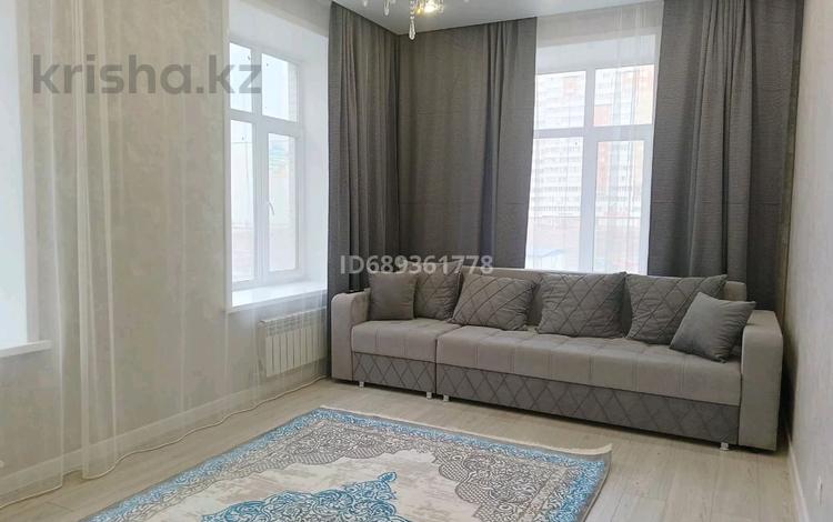 2-комнатная квартира, 66 м², 3 этаж помесячно, Ашимова 21