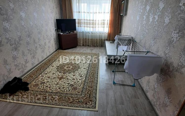 3-бөлмелі пәтер · 60 м² · 2/5 қабат, Азаттық 60А — Район Восток. В дома находится магазин Ада. Рядом садик 18, ТЦ Агила, бағасы: 170 000 ₸ в Атырау — фото 2