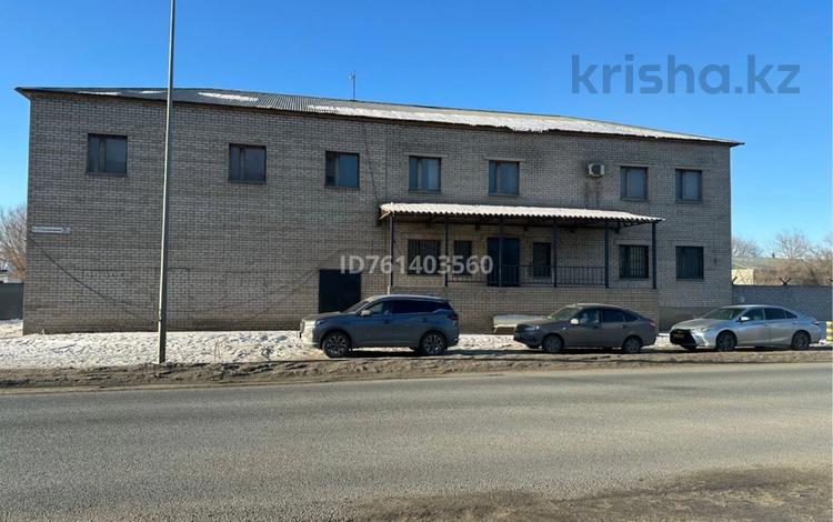 Өнеркәсіптік база · 17 сотық, мкр Жилгородок, 312-й стрелковой дивизии 35 — Район АЗФ, бағасы: 270 млн ₸ в Актобе — фото 2