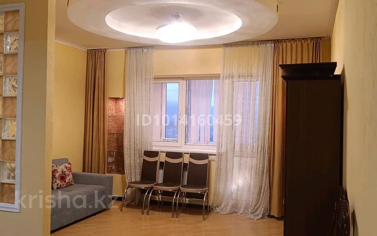 3-комнатная квартира · 85 м² · 12/15 этаж, Жазылбека 20 за 300 000 ₸ в Алматы, Ауэзовский р-н — фото 2
