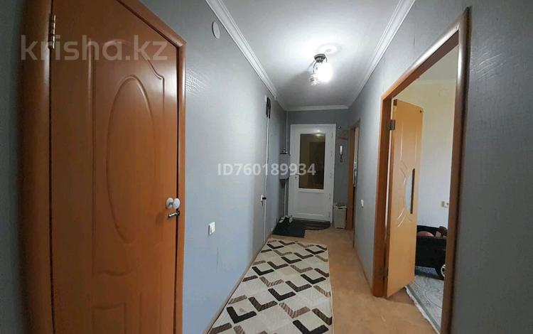 3-комнатная квартира · 72 м² · 3/9 этаж, 9 мкр 80 — Светофор за 160 000 ₸ в Темиртау — фото 2