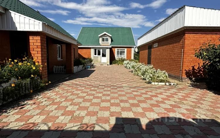 Жеке үй · 5 бөлме · 170 м² · 10 жүзд., Кызылжар тұрғын алабы, Кызылжар — Магазин Раяна недалеко от трассы, бағасы: 31 млн ₸ в Актобе, жилой массив Кызылжар — фото 2