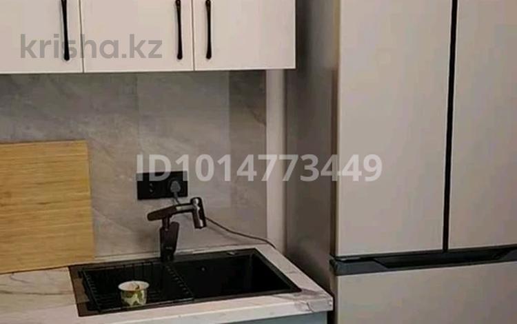 2-комнатная квартира · 40 м² · 8/10 этаж, Жунисова 10 к1-16 за 230 000 ₸ в Алматы, Наурызбайский р-н — фото 2