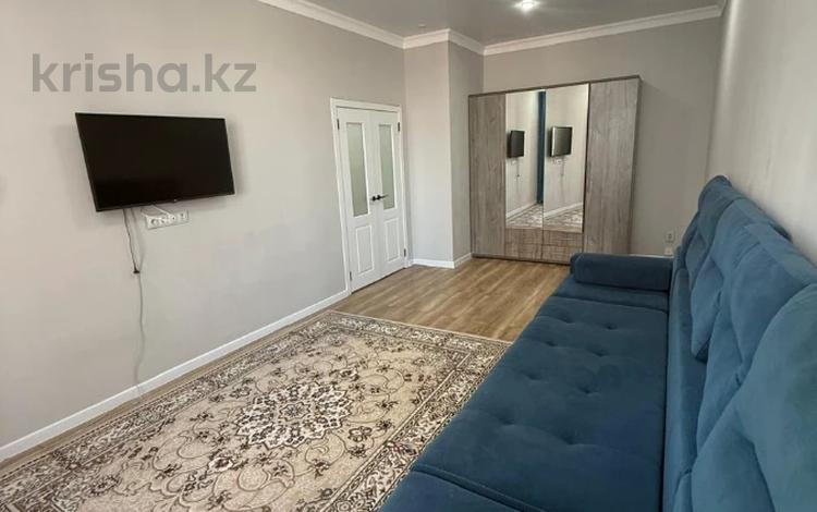 1-комнатная квартира · 44.4 м² · 10/10 этаж, мкр Юго-Восток, ул. Дюсембекова за 24.6 млн ₸ в Караганде, Казыбек би р-н — фото 2