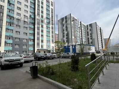 2-комнатная квартира, 50 м², 2/12 этаж посуточно, мкр Акбулак, Дарабоз 65 за 15 000 〒 в Алматы, Алатауский р-н