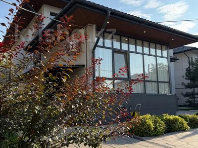 Отдельный дом · 8 комнат · 360 м² · 10 сот., Аль фараби за 575 млн 〒 в Алматы, Бостандыкский р-н