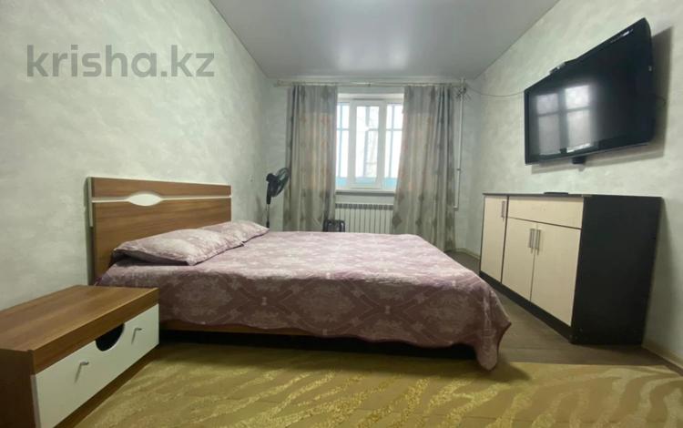 1-бөлмелі пәтер · 37 м² · 1/5 қабат, Сазды-2, Марат Оспанова 58, бағасы: 8 000 ₸ в Актобе, Сазда-2  — фото 2