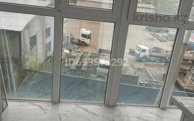 2-комнатная квартира · 65 м² · 4/9 этаж, Центральный 52/1 — ТД Сырымбет 19 СШ, Садик Арман за 28 млн ₸ в Кокшетау — фото 13