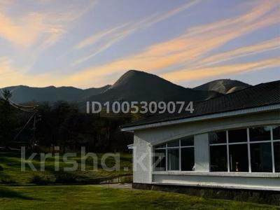 Дом · 6 комнат · 600 м², Кашаганова 17а — По дороге на Тургенские водопады, до экопоста за 260 000 〒