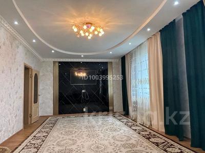 Отдельный дом · 4 комнаты · 175 м² · 8 сот., 13 микрорайон 45 — Фатима за 32 млн 〒 в Аксае